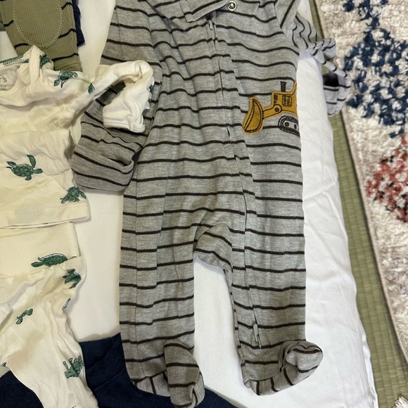NB Carters Gerber Baby Clothing bundle with Stripes and Patterns - Picture 6 of 10